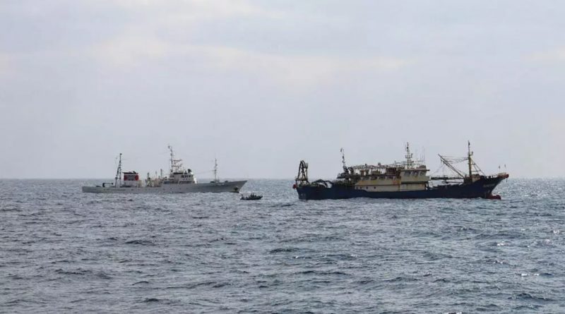 (Tiếng Việt) Nhật Bản bắt giữ thuyền trưởng và một tàu cá Trung Quốc (Tiếng Việt) Nhật Bản bắt giữ thuyền trưởng và một tàu cá Trung Quốc