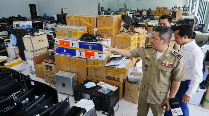 (Tiếng Việt) Lừa đảo qua mạng ở Cam Bốt : Việt Nam bắt giữ hơn 300 người