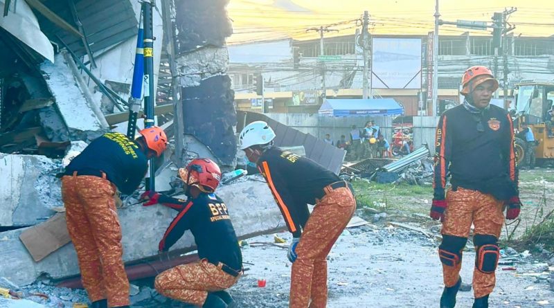 (Tiếng Việt) Philippines động đất mạnh, ít nhất 35 người chết, sóng thần 3 foot (Tiếng Việt) Philippines động đất mạnh, ít nhất 35 người chết, sóng thần 3 foot