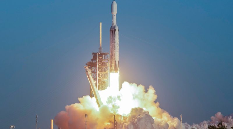 (Tiếng Việt) NASA phóng kính viễn vọng trị giá $4.3 tỷ, khám phá vật thể trên vũ trụ